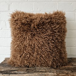 Cream Mongolian Faux Fur Kussen | Crème Krulharige Bont Kussens |