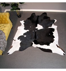 X/Large Black and off-white Cowhide Rug CR00145