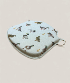 Duck printed spindle shaped chair pads