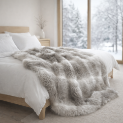 Beige Gestreepte Faux Fur Plaid | Rendierbont Deken | Luxe Bont Plaids
