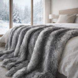 Plaids en fausse fourrure rayée | Couvre-lits en fourrure grise | Couvertures rayées