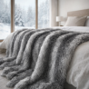 Coperte in finta pelliccia a righe | Copriletti in pelliccia grigia | Coperte a righe