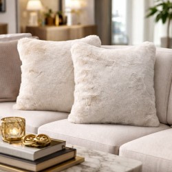 Beige Kussenhoezen | Beige Imitatiebont Kussens | Richmond Amandel Kussens