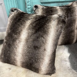 Faux Fur Kussenhoezen | Gestreepte Kussens | Donkere Chinchilla Kussens