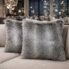 Opossum Stripe Kunstfellkissen | Graues Fellkissen | Gestreiftes Fellkissen