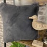 Coussins en fourrure de graphite Richmond | Oreillers en fourrure grise | Coussins de canapé gris