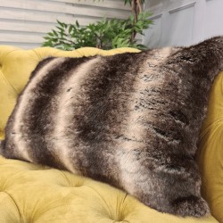 Cuscino Rettangolare in Finta Pelliccia di Cincillà Scuro | Cuscino Rettangolare a Righe