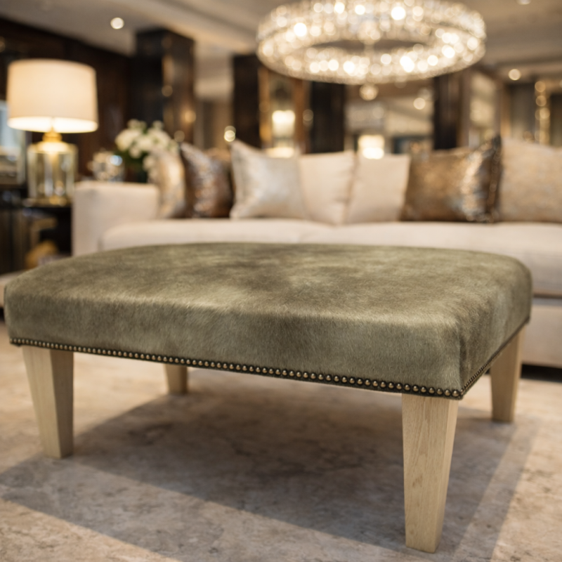 Großer beige/gold marmorierter Kuhfell-Fußhocker | Echter Kuhfell-Ottomane