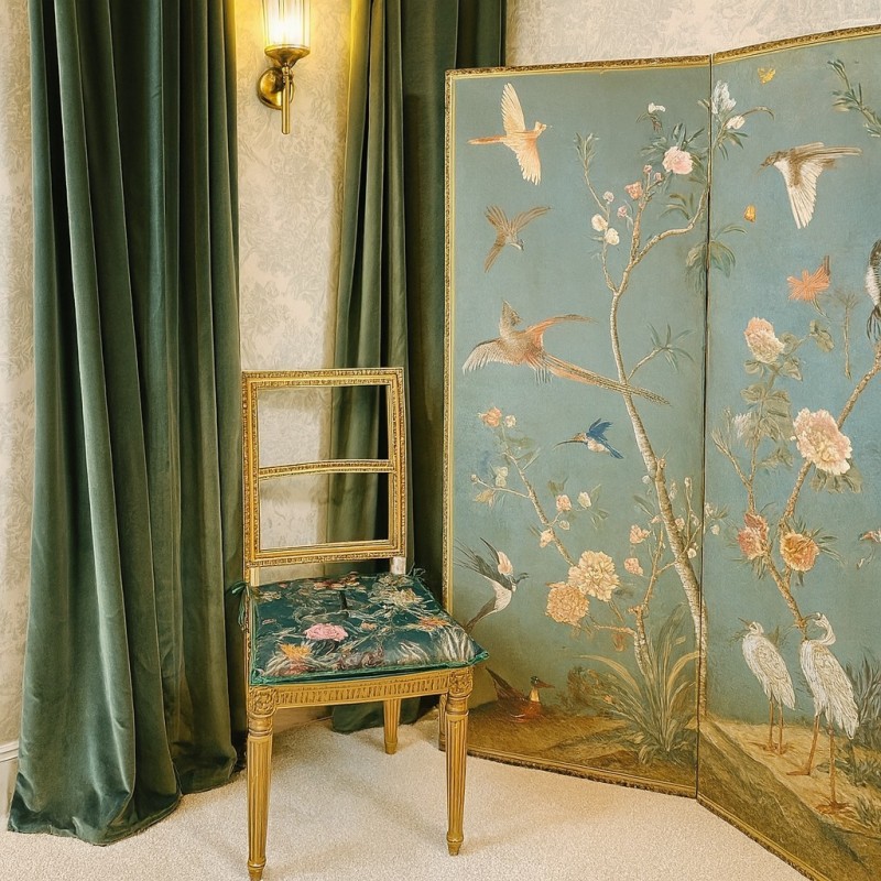 Velvet Chinoiserie Sitzkissen mit konischer Form | Luxuriöse orientalische Samt-Stuhlkissen