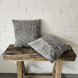 Paire de coussins en véritable peau de mouton gris shearling 40 cm