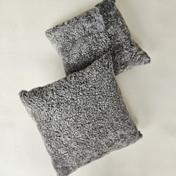 Paar graue Kissen aus echtem Schaffell, 40 cm