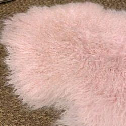 Pale Pink Tibetischer Schaffell-Teppich | Lockiger Schaffell-Teppich